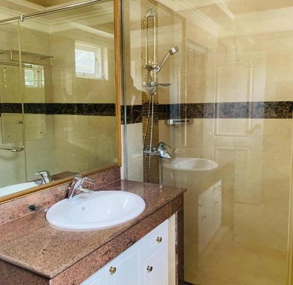 Camera Deluxe, Villa 40   Kandy