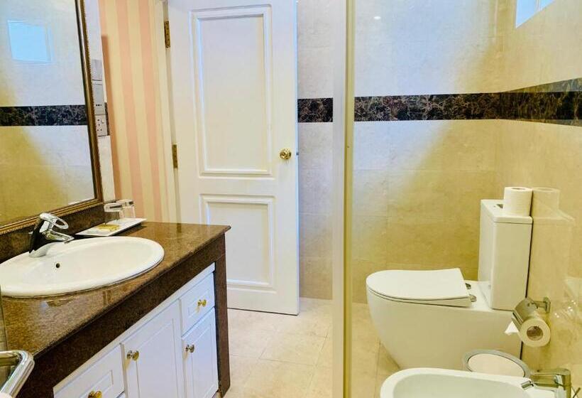 Camera Deluxe, Villa 40   Kandy