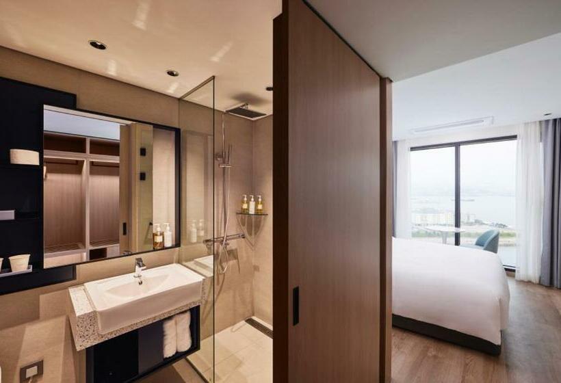 带大床的豪华间, Citadines Connect Hari Busan