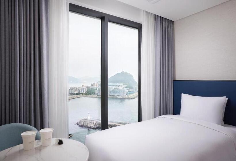 Номер Deluxe Вид на Море, Citadines Connect Hari Busan