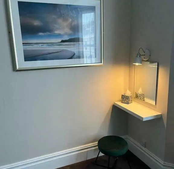 اتاق لوکس با تخت بزرگ, Calm Sea Guesthouse