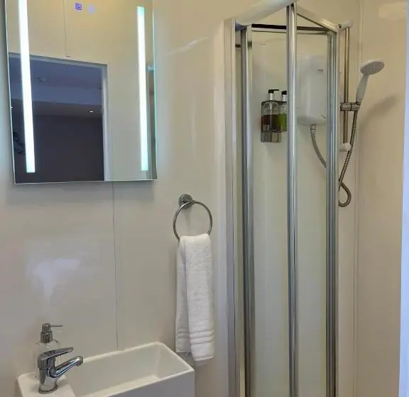 سوییت خانوادگی, Calm Sea Guesthouse