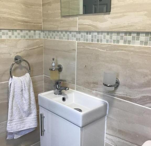 اتاق خانوادگی, Calm Sea Guesthouse