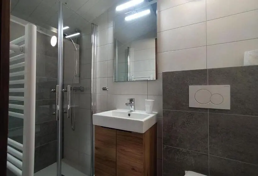 スタンダードスタジオ, Chalet Appart Hôtel L Eau Vive