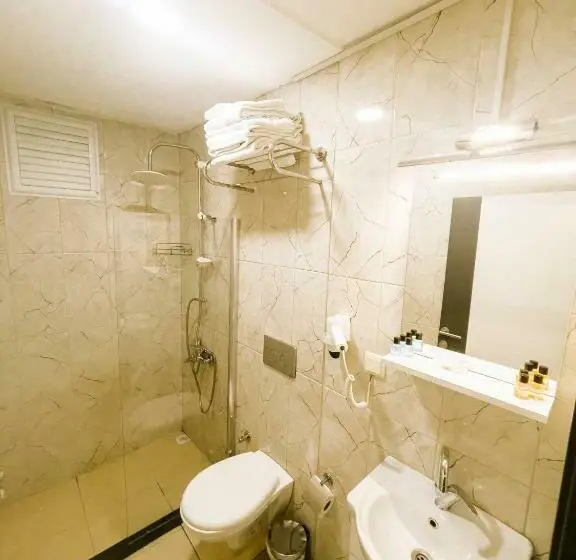 اتاق سوپریور سه تخته, Hann Otel
