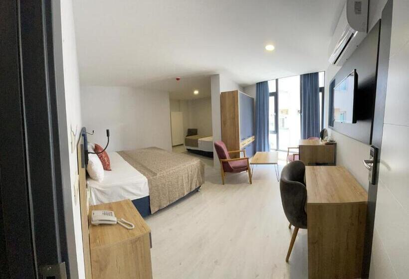 高级三人间, Hann Otel