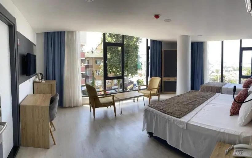 اتاق سه نفره دلوکس با چشم‌انداز دریا, Hann Otel