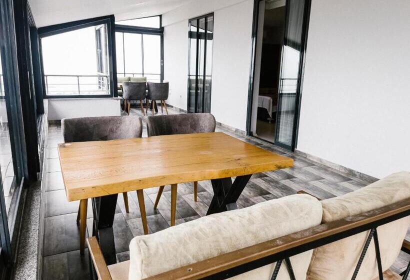 带阳台套房, Hann Otel