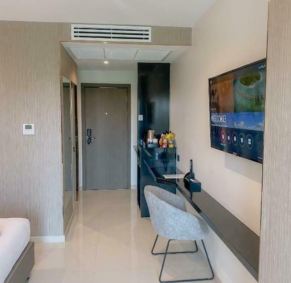 带大床的豪华间, The Tj Hotel Jomtien