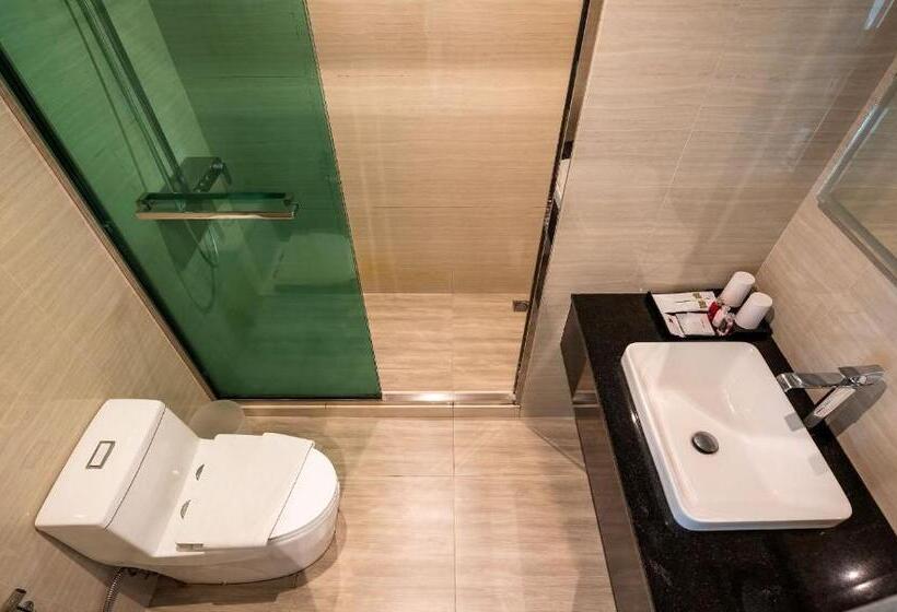 带大床的豪华间, The Tj Hotel Jomtien