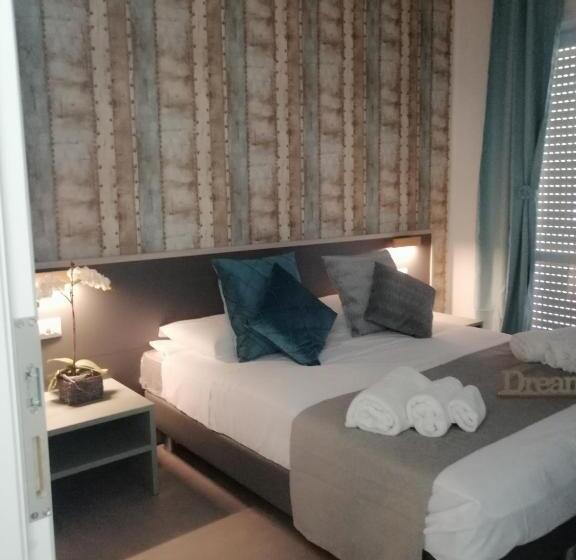 舒适三人间, Kalós