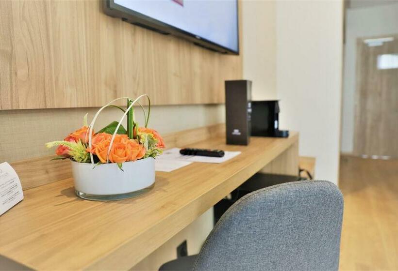 スーペリアールーム, Dominium