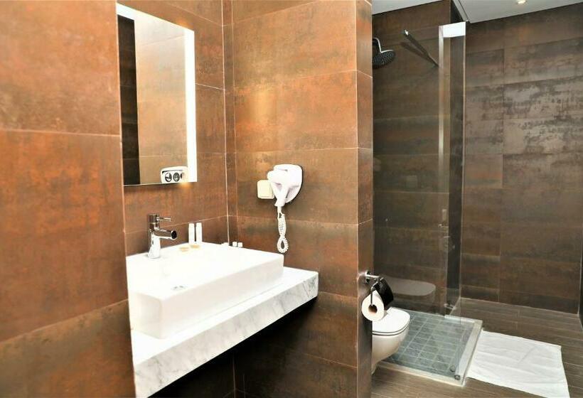 行政套房, Dominium