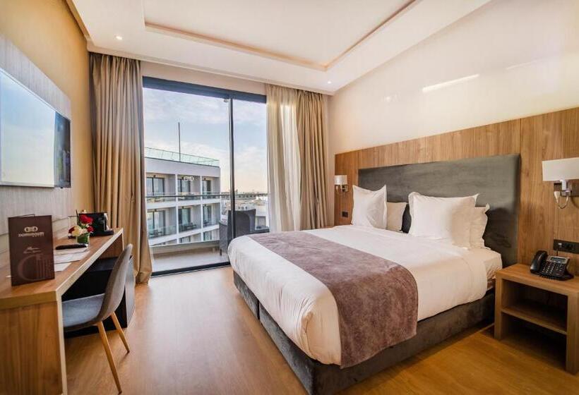 プールビュースタンダードルーム, Dominium