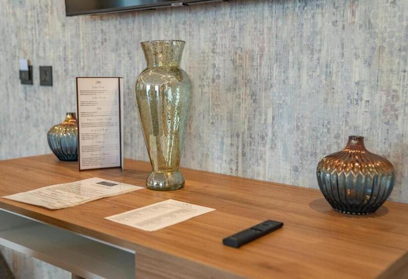 高级套房, Dominium