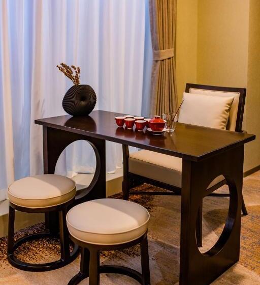 اتاق اجرایی, Lds Hotel Belgrade