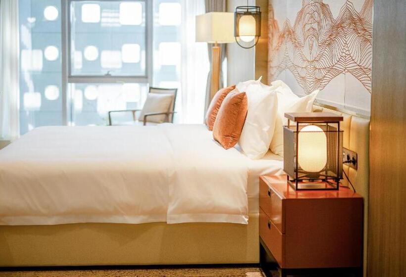 اتاق اجرایی, Lds Hotel Belgrade