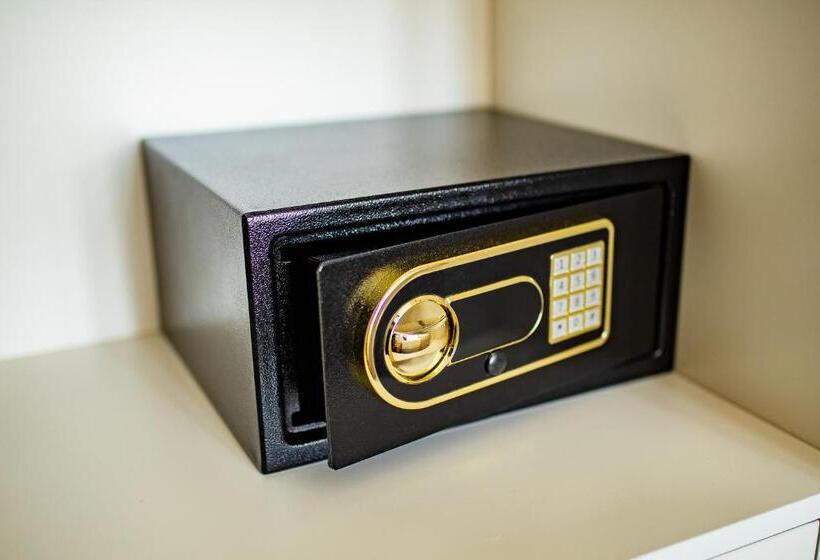 اتاق لوکس, Lds Hotel Belgrade