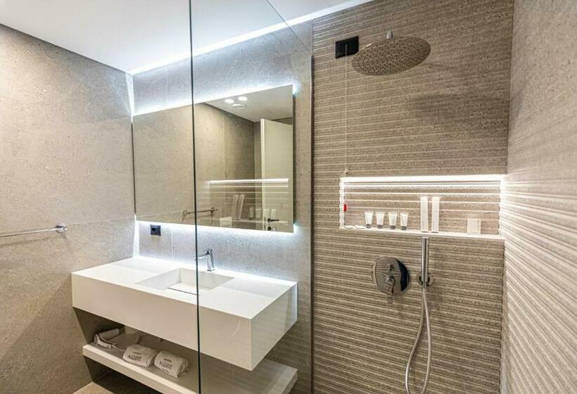 חדר דלוקס נוף לים, Mazarine Hotel, Vlorë, Albania