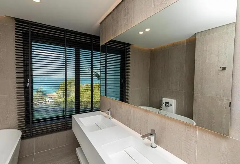 オーシャンビューのデラックストリプルルーム, Mazarine Hotel, Vlorë, Albania