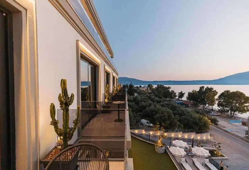 オーシャンビュースーペリアールーム, Mazarine Hotel, Vlorë, Albania