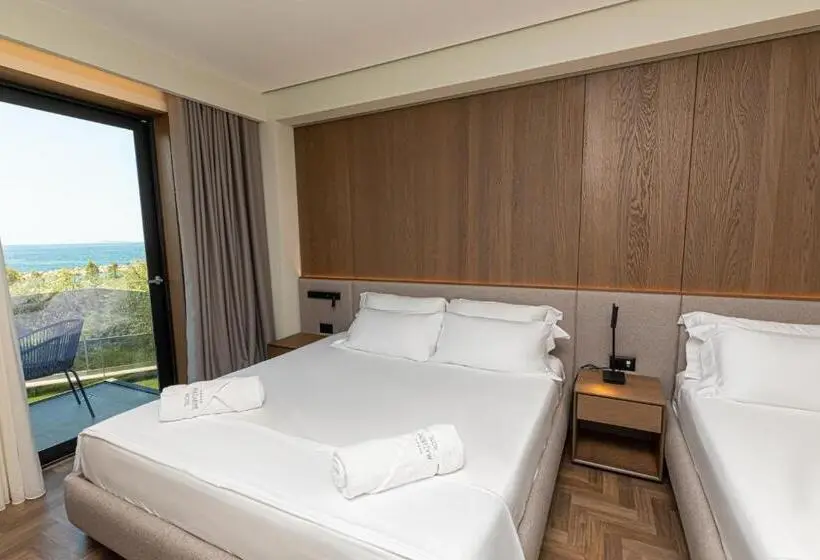 オーシャンビューのスーペリアトリプルルーム, Mazarine Hotel, Vlorë, Albania