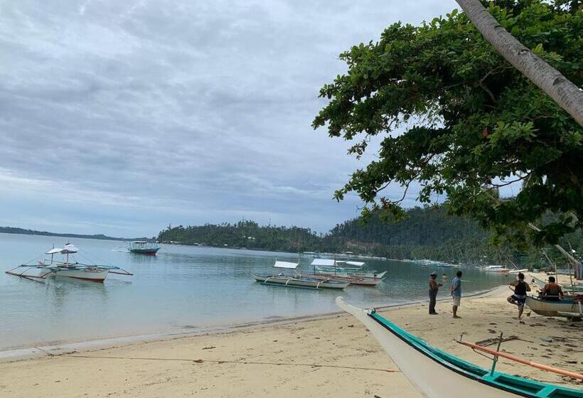 חדר לארבעה סטנדרטי עם מרפסת, Bundal Riverside Rm #5 Triple Fan Room