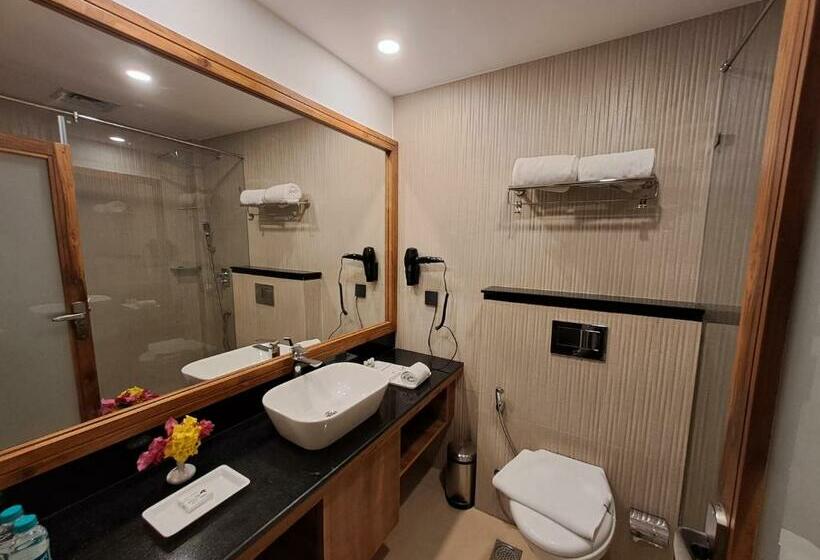 스탠다드 룸 킹사이즈 침대, Voco Jim Corbett, An Ihg