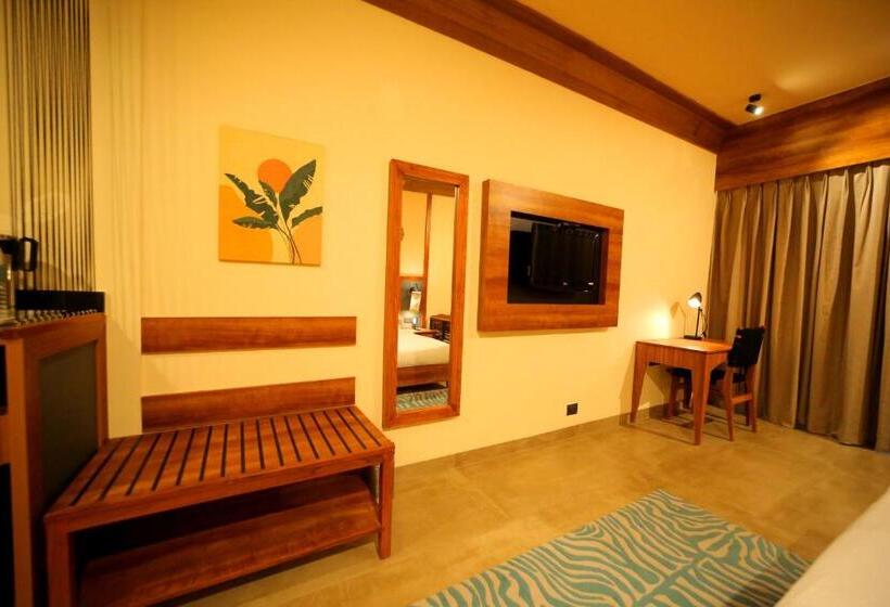 스탠다드 룸 킹사이즈 침대, Voco Jim Corbett, An Ihg