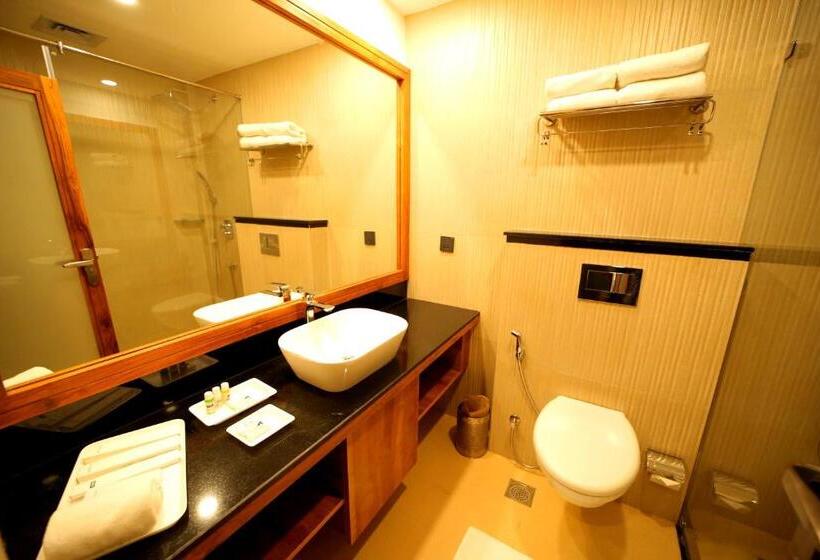 חדר סטנדרט עם מיטת קינג, Voco Jim Corbett, An Ihg