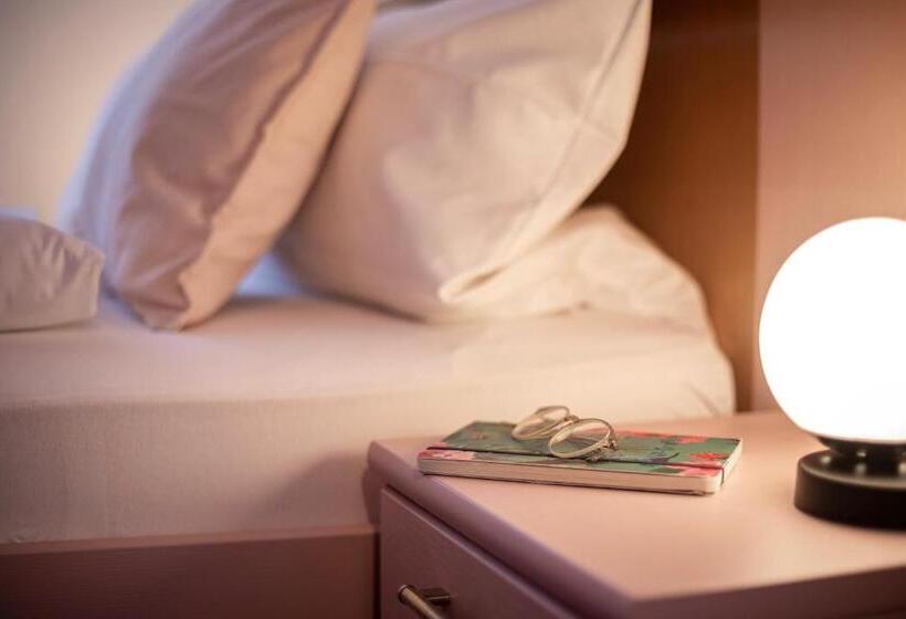 스탠다드 싱글 룸, Das Schöne Leben Pop Up