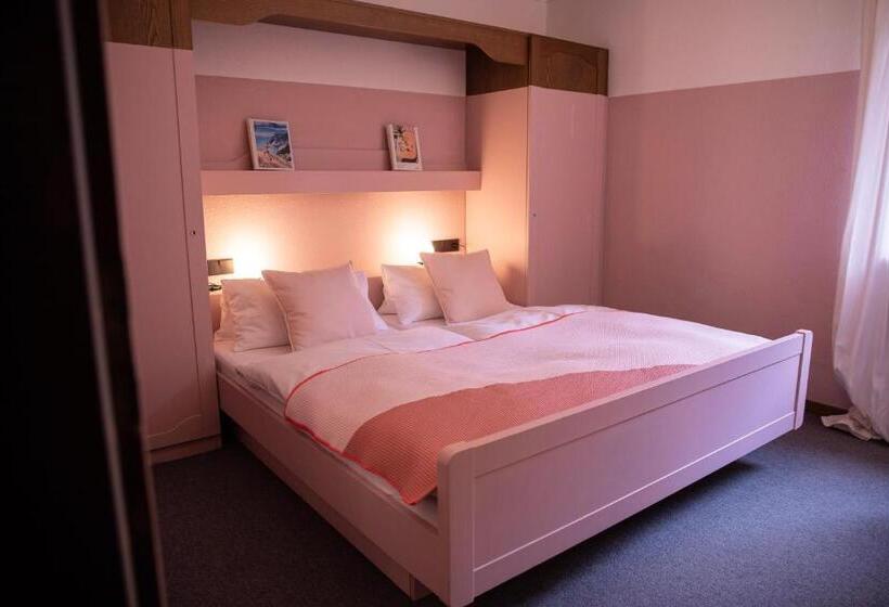 스탠다드 룸, Das Schöne Leben Pop Up