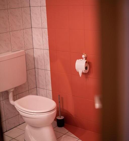 이코노미 룸, Das Schöne Leben Pop Up