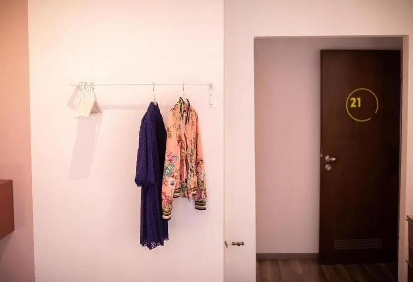 エコノミールーム, Das Schöne Leben Pop Up