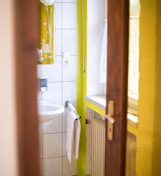 이코노미 룸, Das Schöne Leben Pop Up