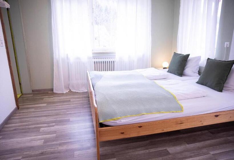 이코노미 룸, Das Schöne Leben Pop Up