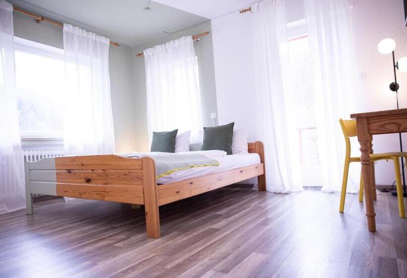 이코노미 룸, Das Schöne Leben Pop Up