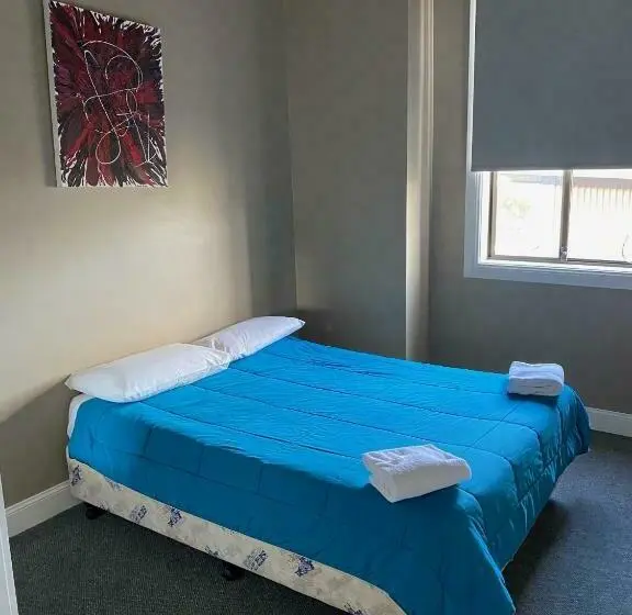 エコノミールーム, Australian Hotel Young