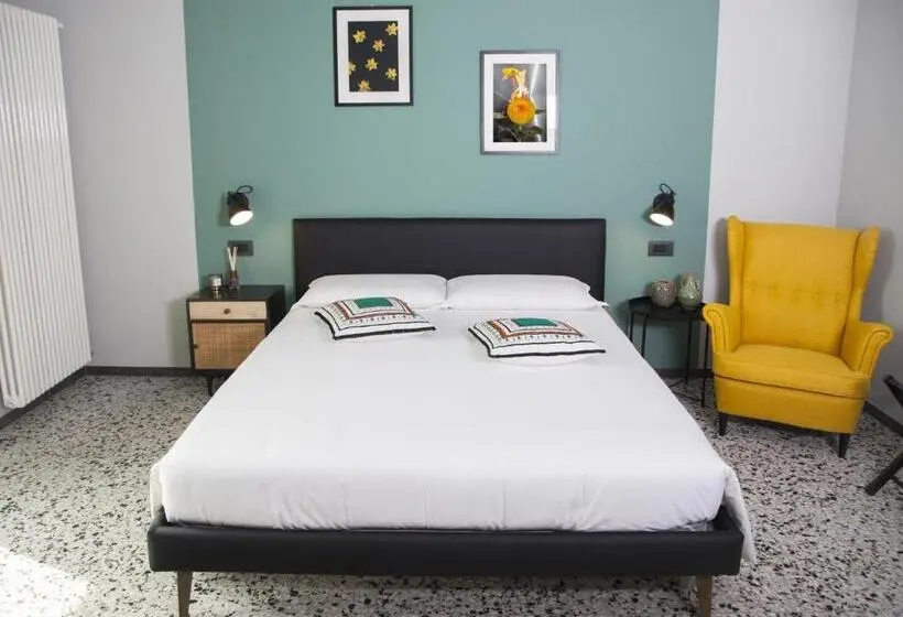 コンフォートトリプルルーム, Moncrivel Rooms & Relax