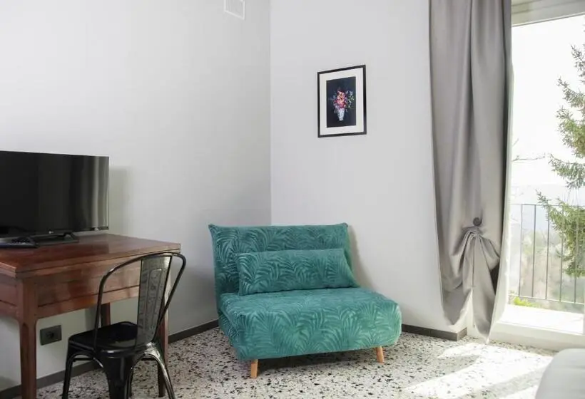 コンフォートトリプルルーム, Moncrivel Rooms & Relax