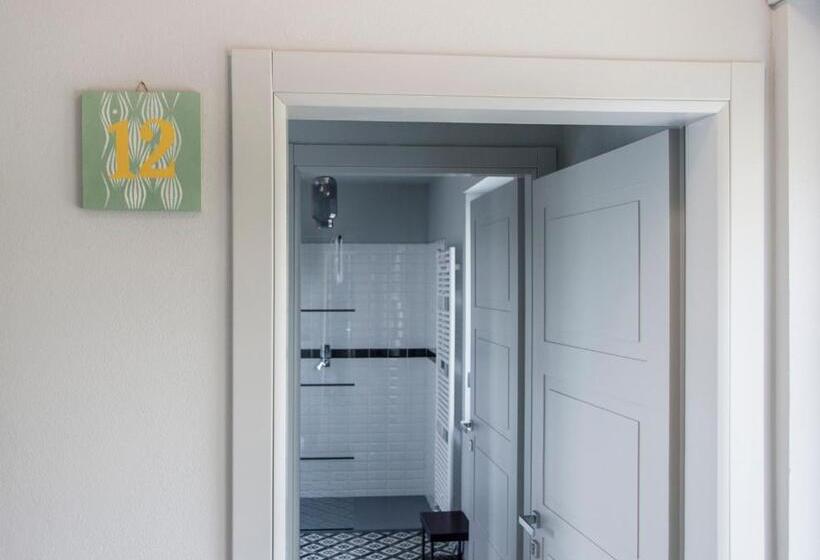 חדר קומפורט לשלושה, Moncrivel Rooms & Relax