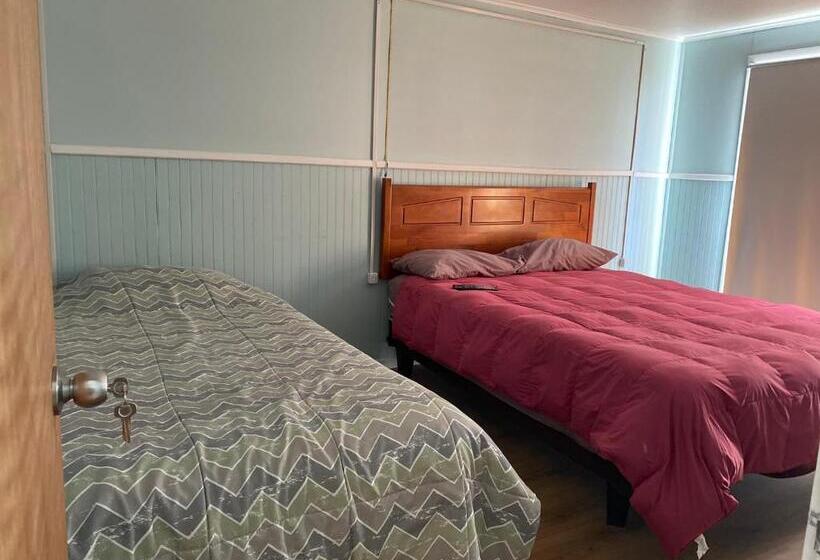 Standaard Driepersoonskamer met Gedeelde Badkamer, World S End Hostal