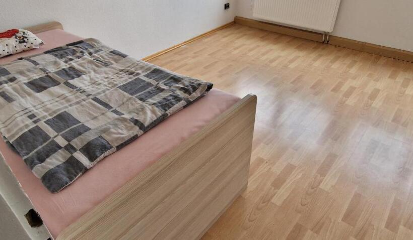 Апартаменты 3 Спальни, Rooms & Apartments Schwäbisch Gmünd
