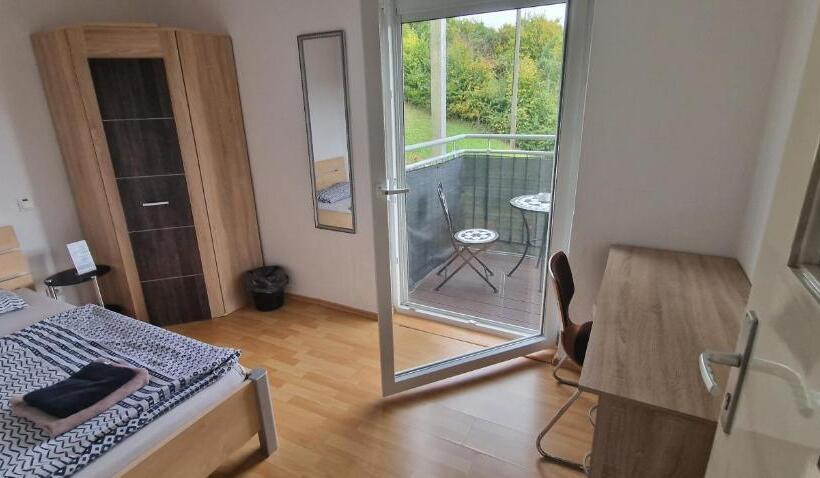 스탠다드 싱글 룸 공동욕실, Rooms & Apartments Schwäbisch Gmünd