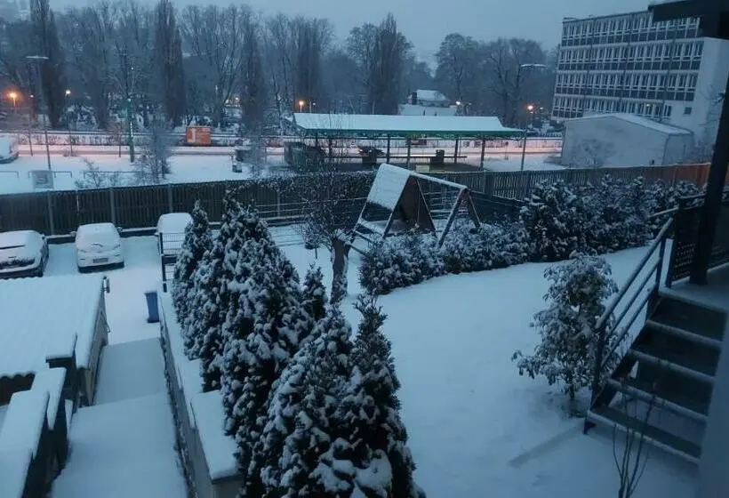 バスルーム共有のシングルスタンダード, Rooms & Apartments Schwäbisch Gmünd