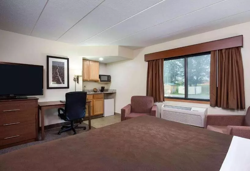 キングサイズベッドのデラックスルーム, Americinn By Wyndham Tomah