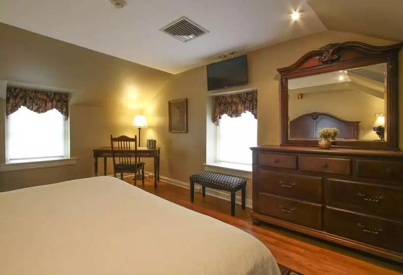 キングサイズベッドのスタンダードルーム, Joseph Ambler Inn