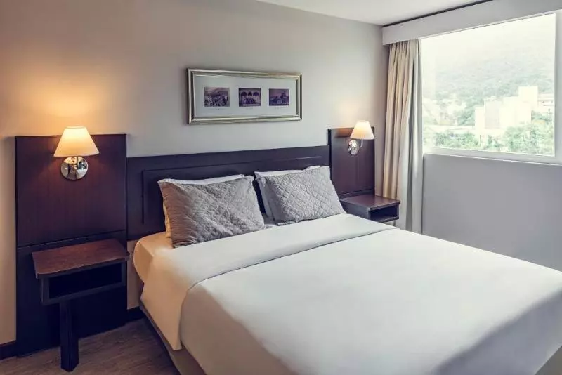 キングサイズベッドのスタンダードルーム, La Quinta By Wyndham Deer Park