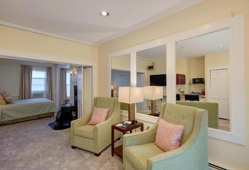 Люкс Повышенной Комфортности, Mira Monte Inn & Suites
