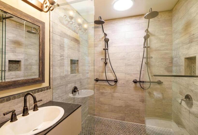 キングサイズベッドのスタンダードルーム, Mira Monte Inn & Suites